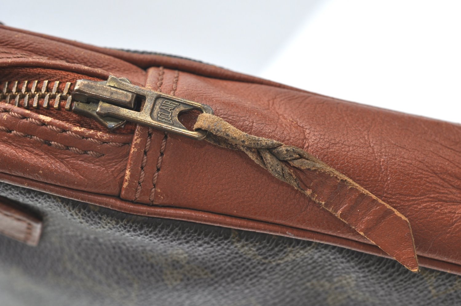 Authentic Louis Vuitton Monogram Pochette Sport Clutch Hand Bag Old Model K8200