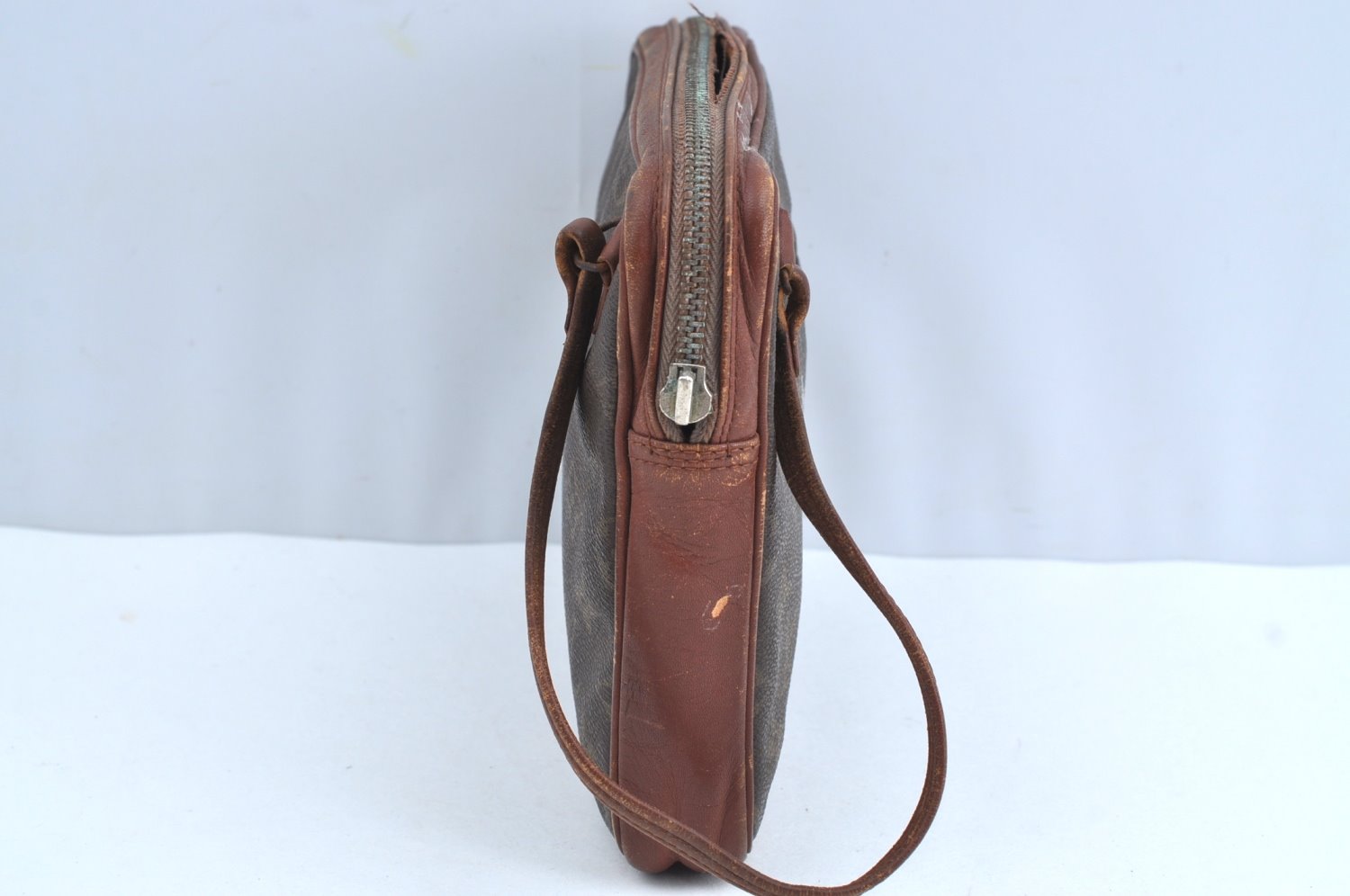 Authentic Louis Vuitton Monogram Pochette Sport Clutch Bag Old Model Junk K8201