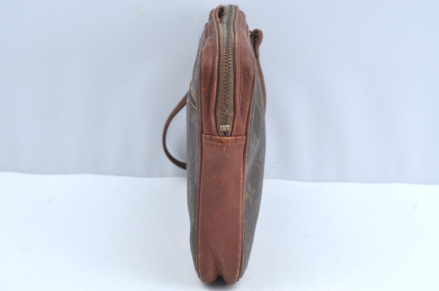 Authentic Louis Vuitton Monogram Pochette Sport Clutch Bag Old Model Junk K8201