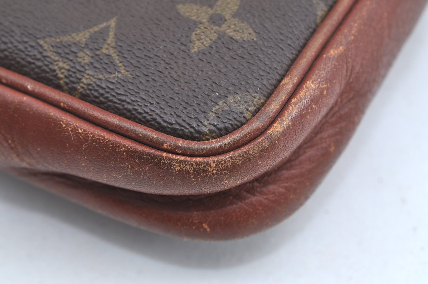 Authentic Louis Vuitton Monogram Pochette Sport Clutch Bag Old Model Junk K8201