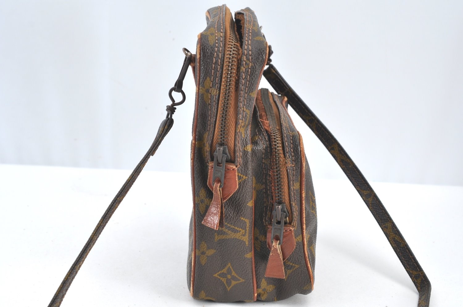 Authentic Louis Vuitton Monogram Amazone Shoulder Cross Bag Old Model Junk K8210