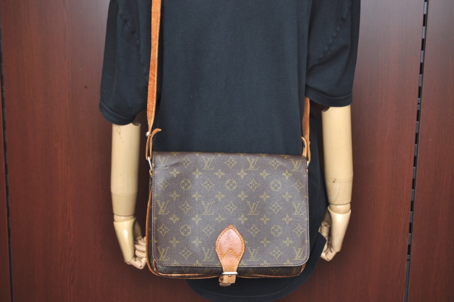 Authentic Louis Vuitton Monogram Cartouchiere GM Shoulder Bag Old Model LV K8217