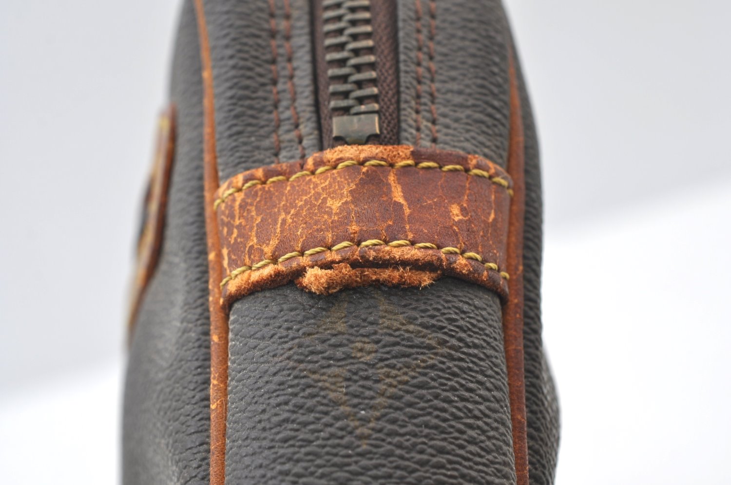 Auth Louis Vuitton Monogram Marly Dragonne Clutch Hand Bag Old Model Junk K8219