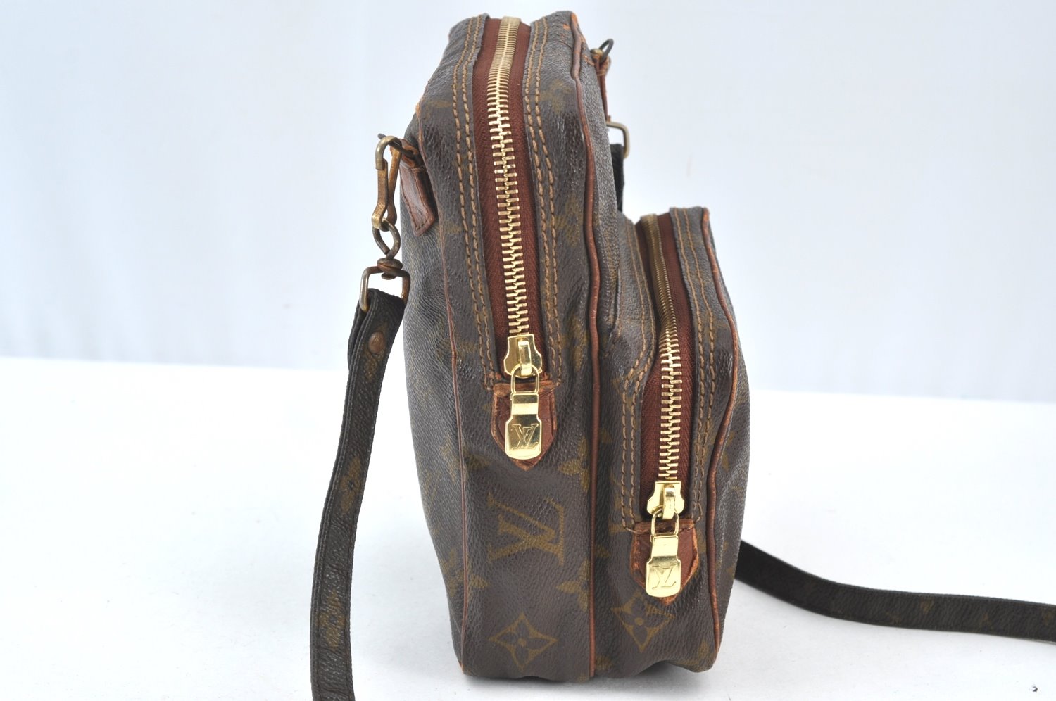 Authentic Louis Vuitton Monogram Amazone Shoulder Cross Body Bag Old Model K8235