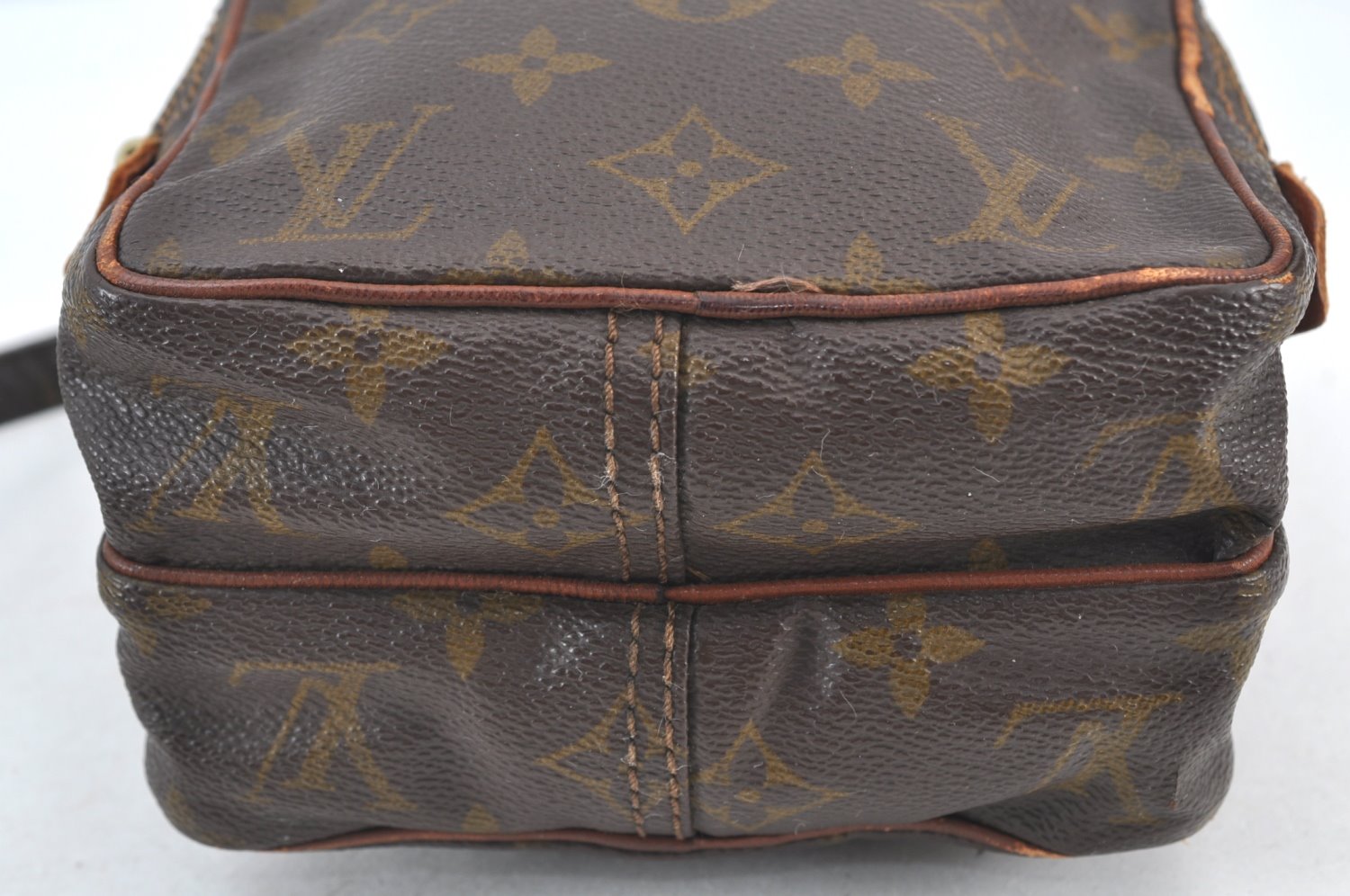Authentic Louis Vuitton Monogram Amazone Shoulder Cross Body Bag Old Model K8235