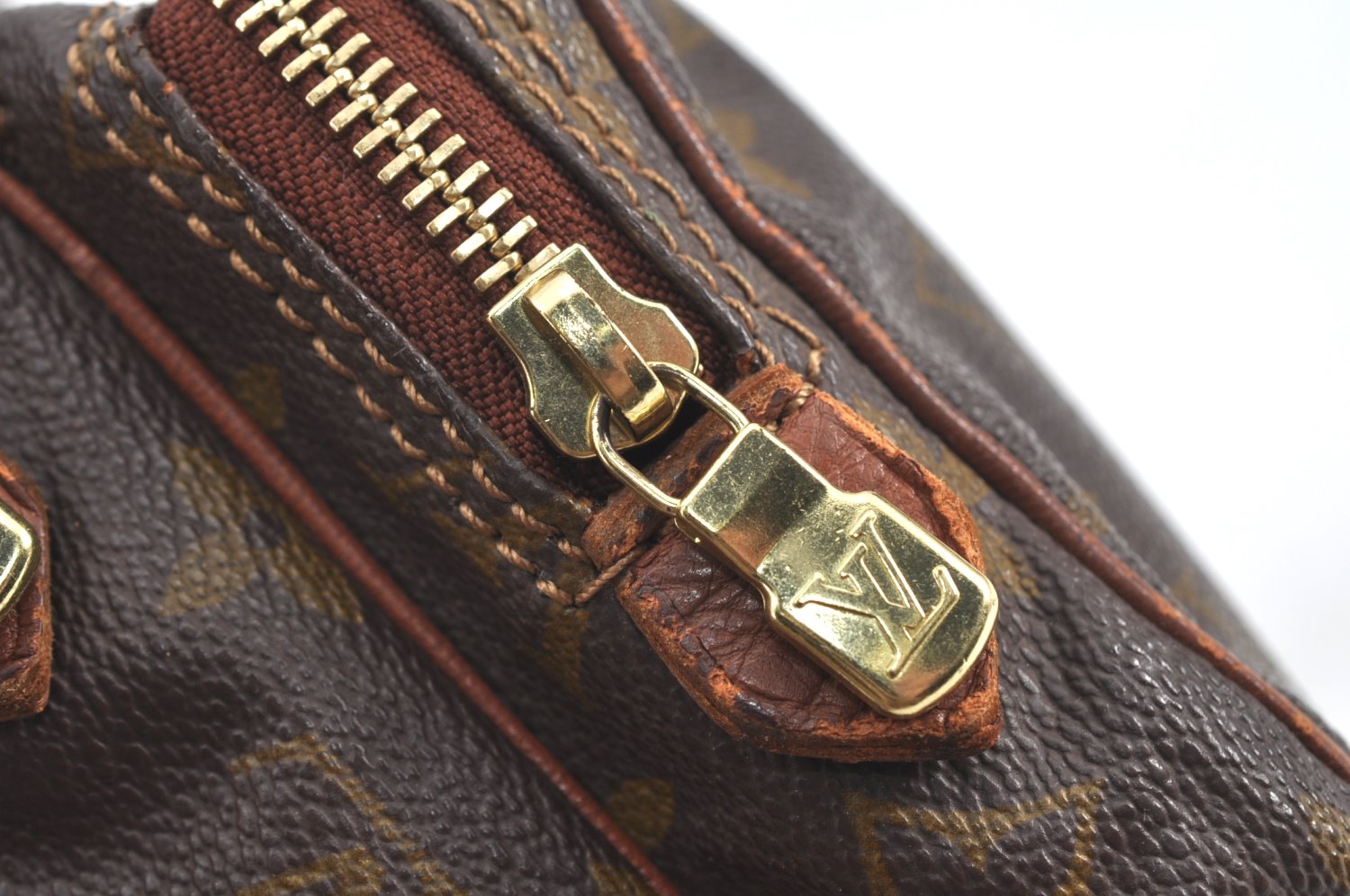 Authentic Louis Vuitton Monogram Amazone Shoulder Cross Body Bag Old Model K8235