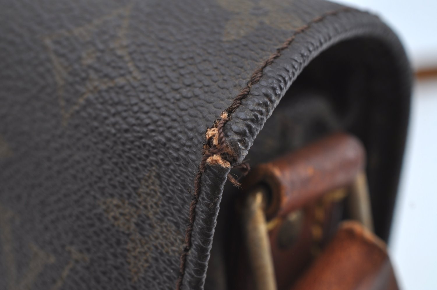 Authentic Louis Vuitton Monogram Cartouchiere MM Shoulder Bag Old Model K8237