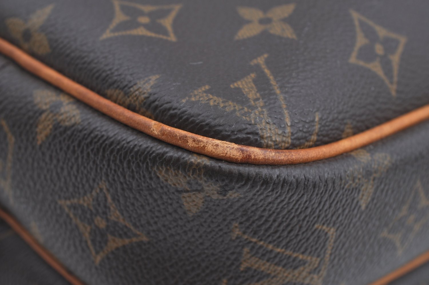 Authentic Louis Vuitton Monogram Reporter PM Shoulder Bag M45254 LV Junk K8238