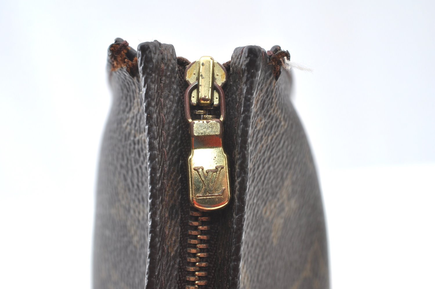 Authentic Louis Vuitton Monogram Poche Toilette 19 M47544 Cosmetics Pouch K8241