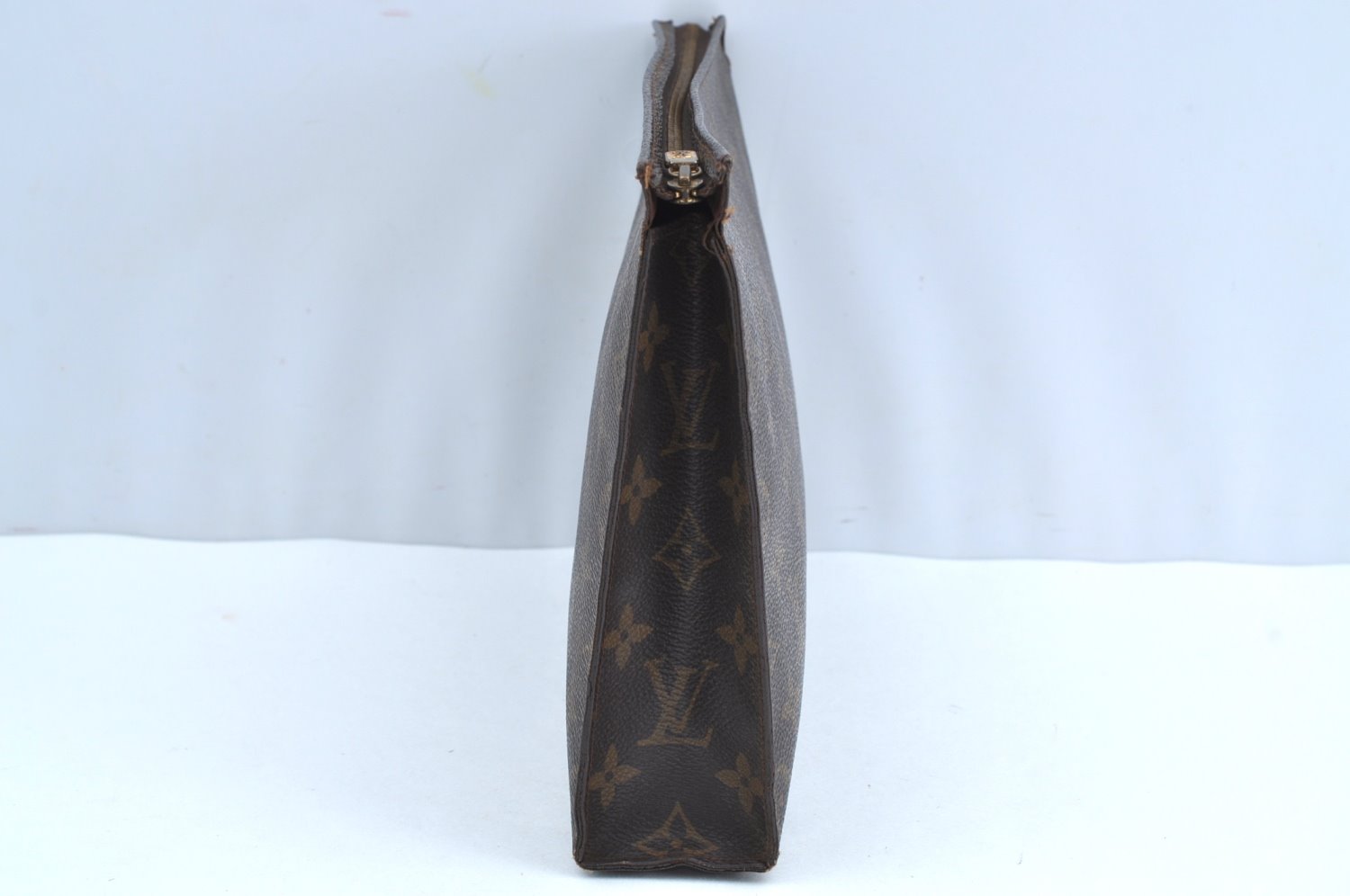 Auth Louis Vuitton Monogram Poche Toilette 26 Cosmetics Pouch Old Model LV K8299