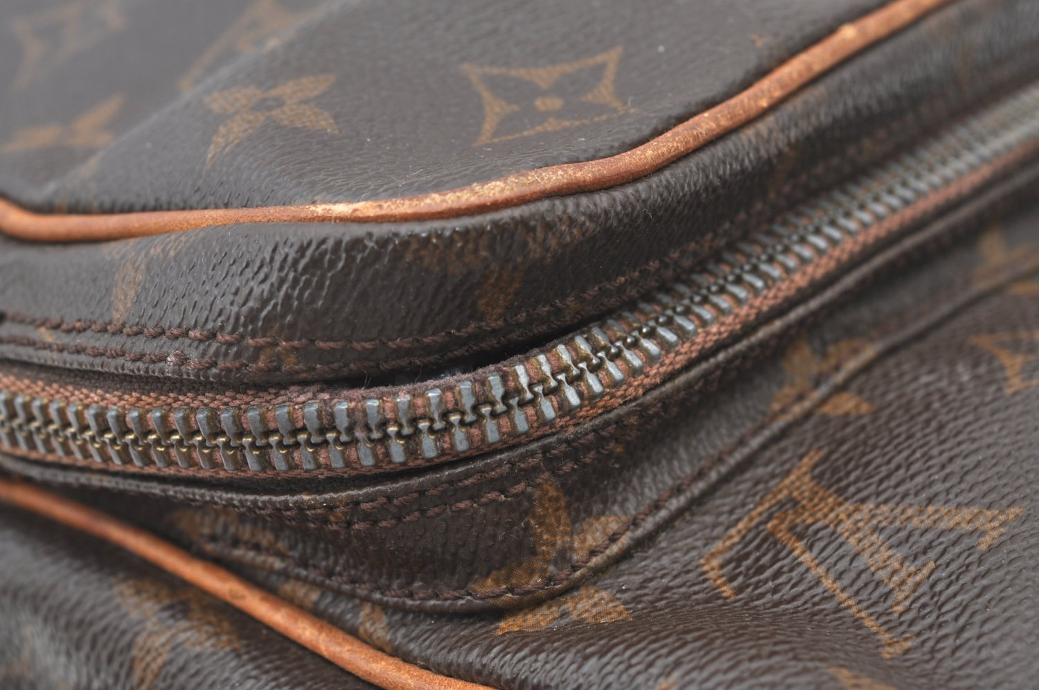 Authentic Louis Vuitton Monogram Amazone Shoulder Body Bag M45236 LV Junk K8300