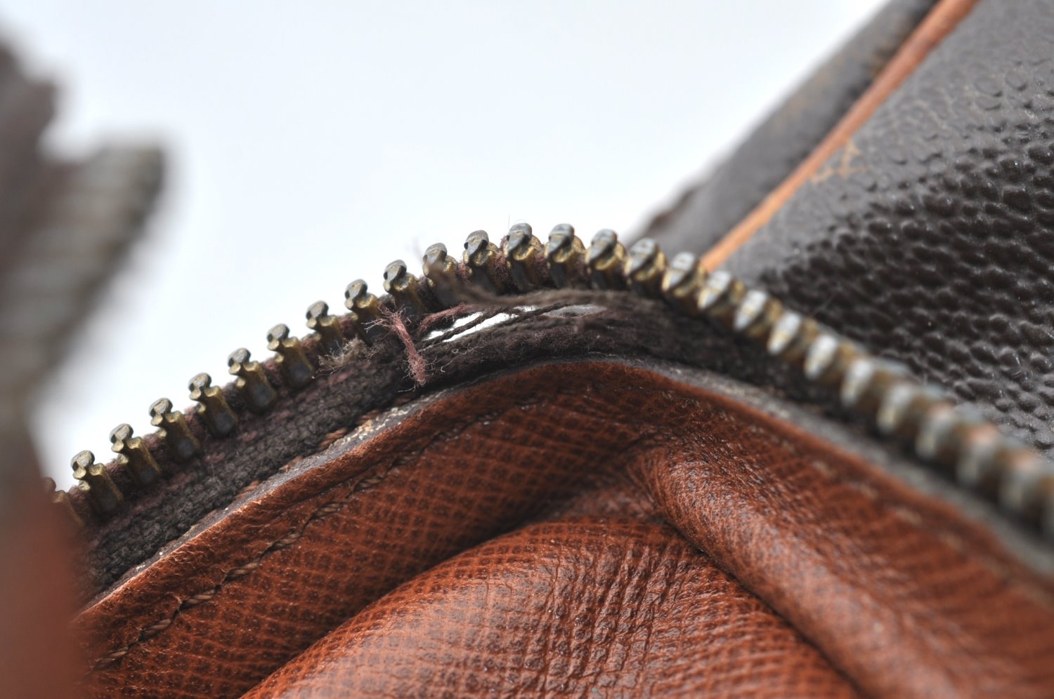 Authentic Louis Vuitton Monogram Amazone Shoulder Body Bag M45236 LV Junk K8300