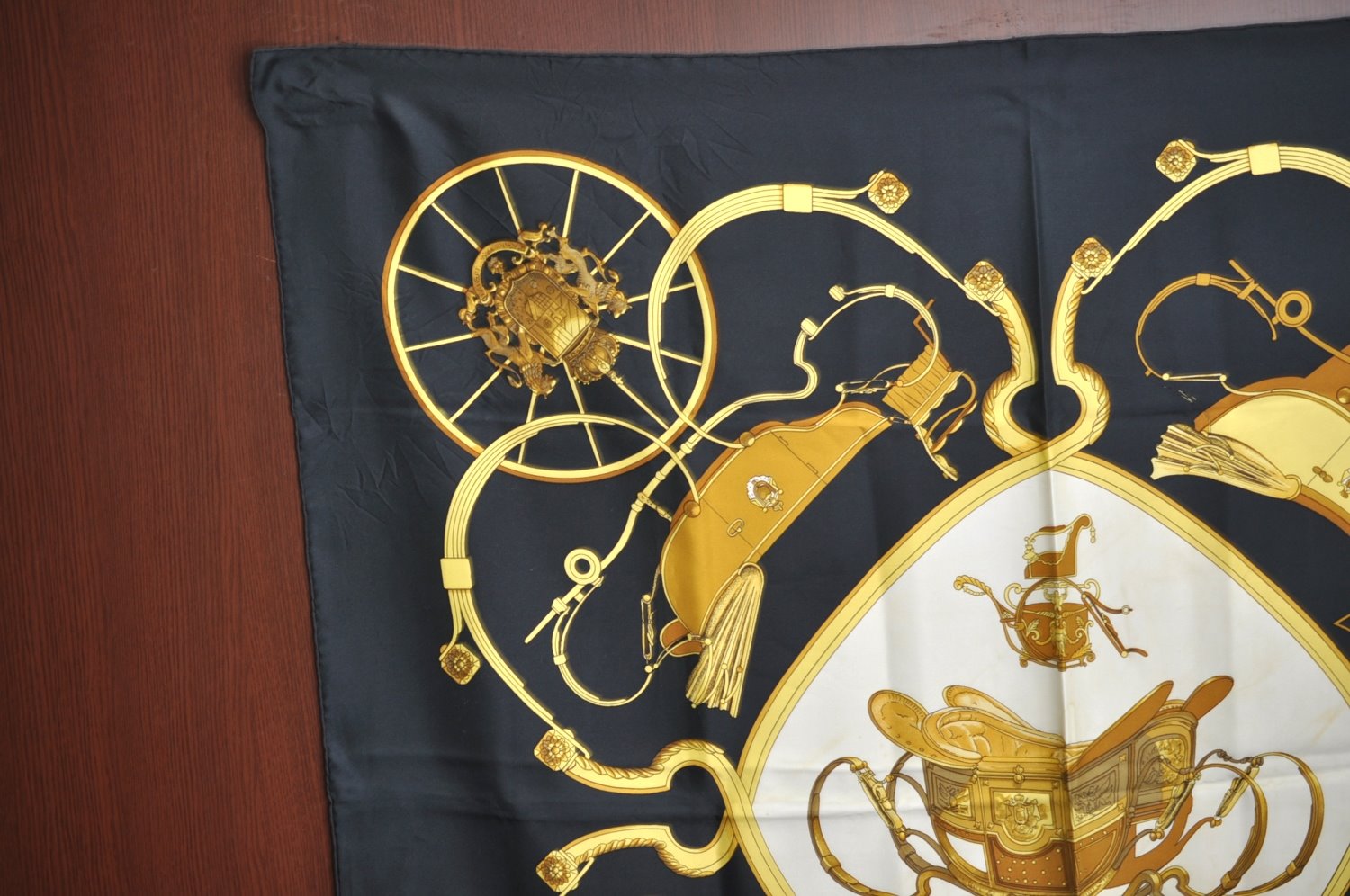 Authentic HERMES Carre 90 Scarf 