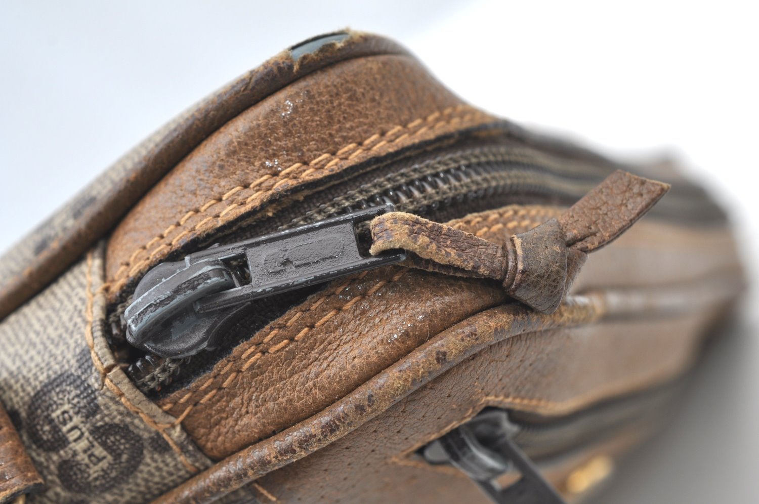 Authentic GUCCI GG Plus Clutch Hand Bag Purse PVC Leather Brown Junk K8311