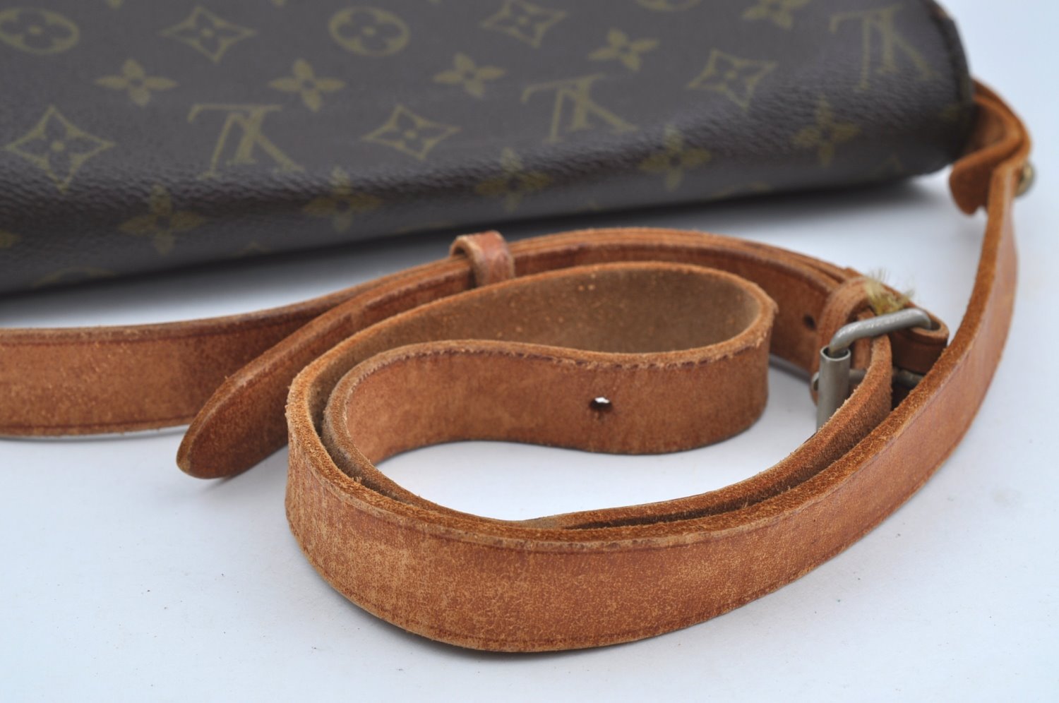 Authentic Louis Vuitton Monogram Cartouchiere GM Shoulder Bag Old Model K8328