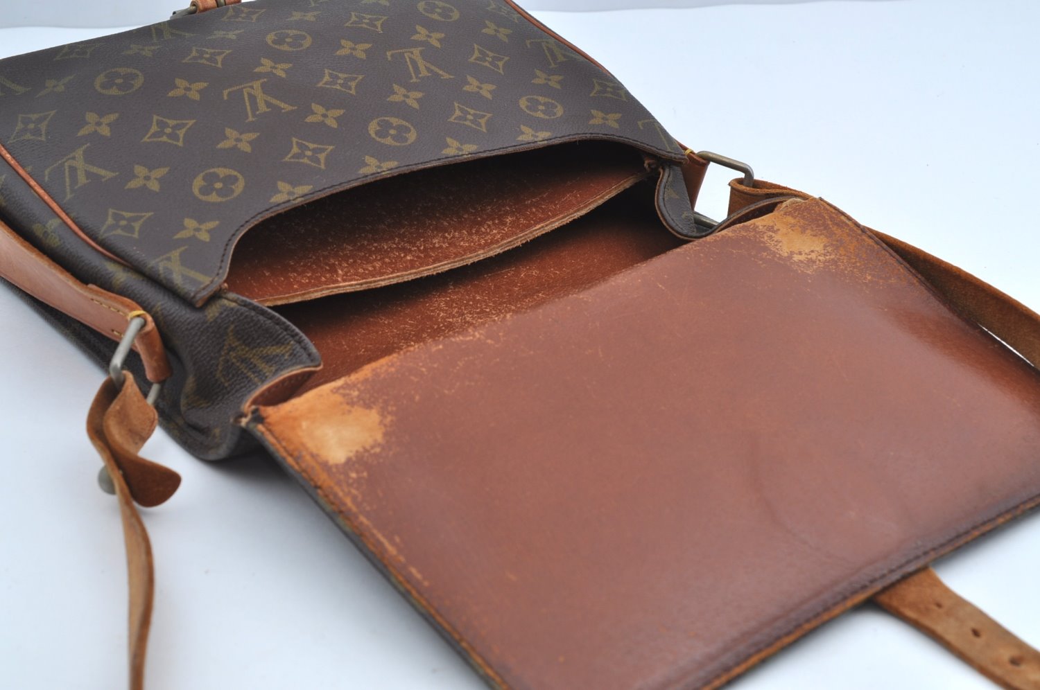 Authentic Louis Vuitton Monogram Cartouchiere GM Shoulder Bag Old Model K8328