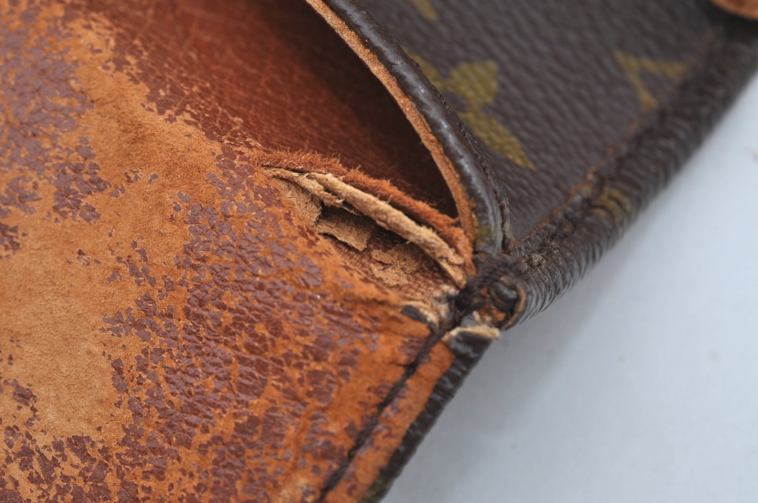 Authentic Louis Vuitton Monogram Cartouchiere GM Shoulder Bag Old Model K8328