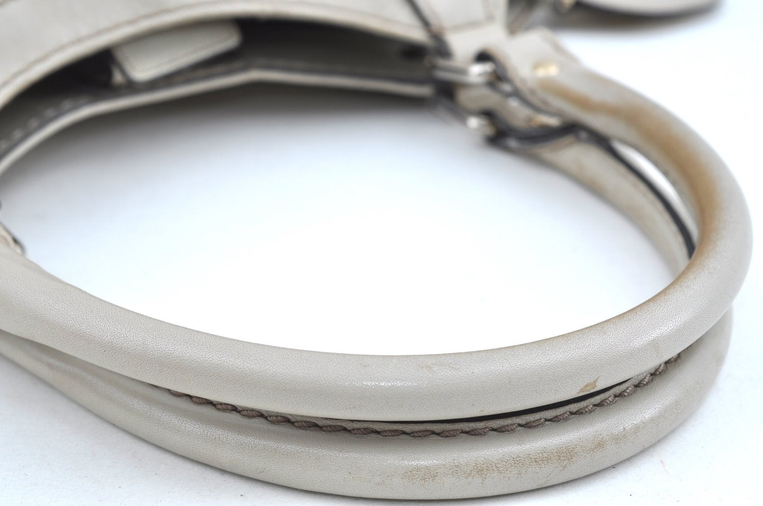 Authentic GUCCI Guccissima Sukey Shoulder Tote Bag GG Leather 211944 White K8361