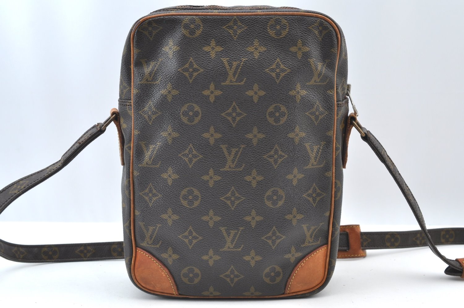 Authentic Louis Vuitton Monogram Danube MM Shoulder Cross Bag M45264 LV K8362