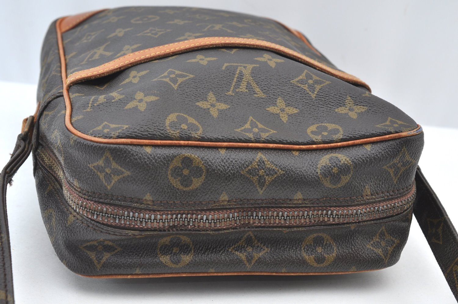 Authentic Louis Vuitton Monogram Danube MM Shoulder Cross Bag M45264 LV K8362