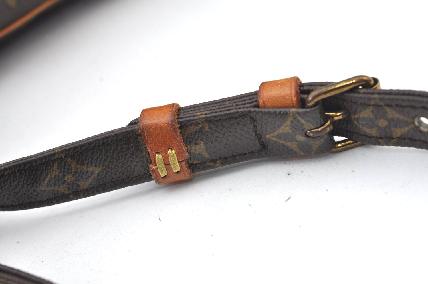 Authentic Louis Vuitton Monogram Danube MM Shoulder Cross Bag M45264 LV K8362