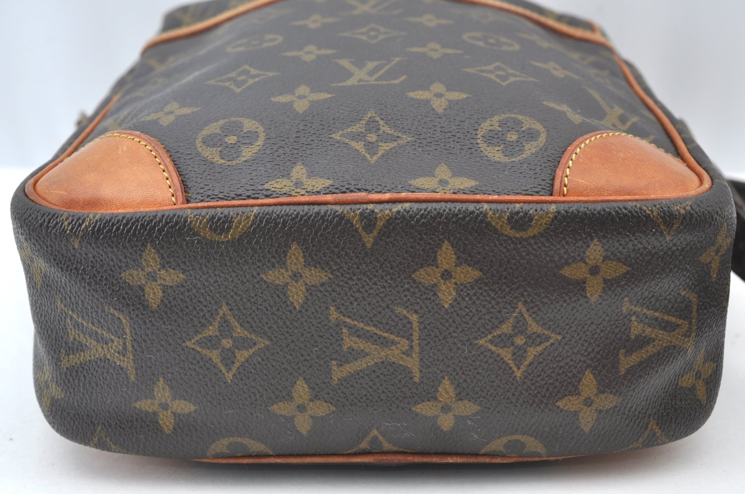 Authentic Louis Vuitton Monogram Danube MM Shoulder Cross Bag M45264 LV K8362
