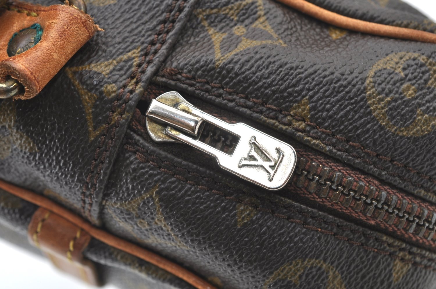 Authentic Louis Vuitton Monogram Danube MM Shoulder Cross Bag M45264 LV K8362