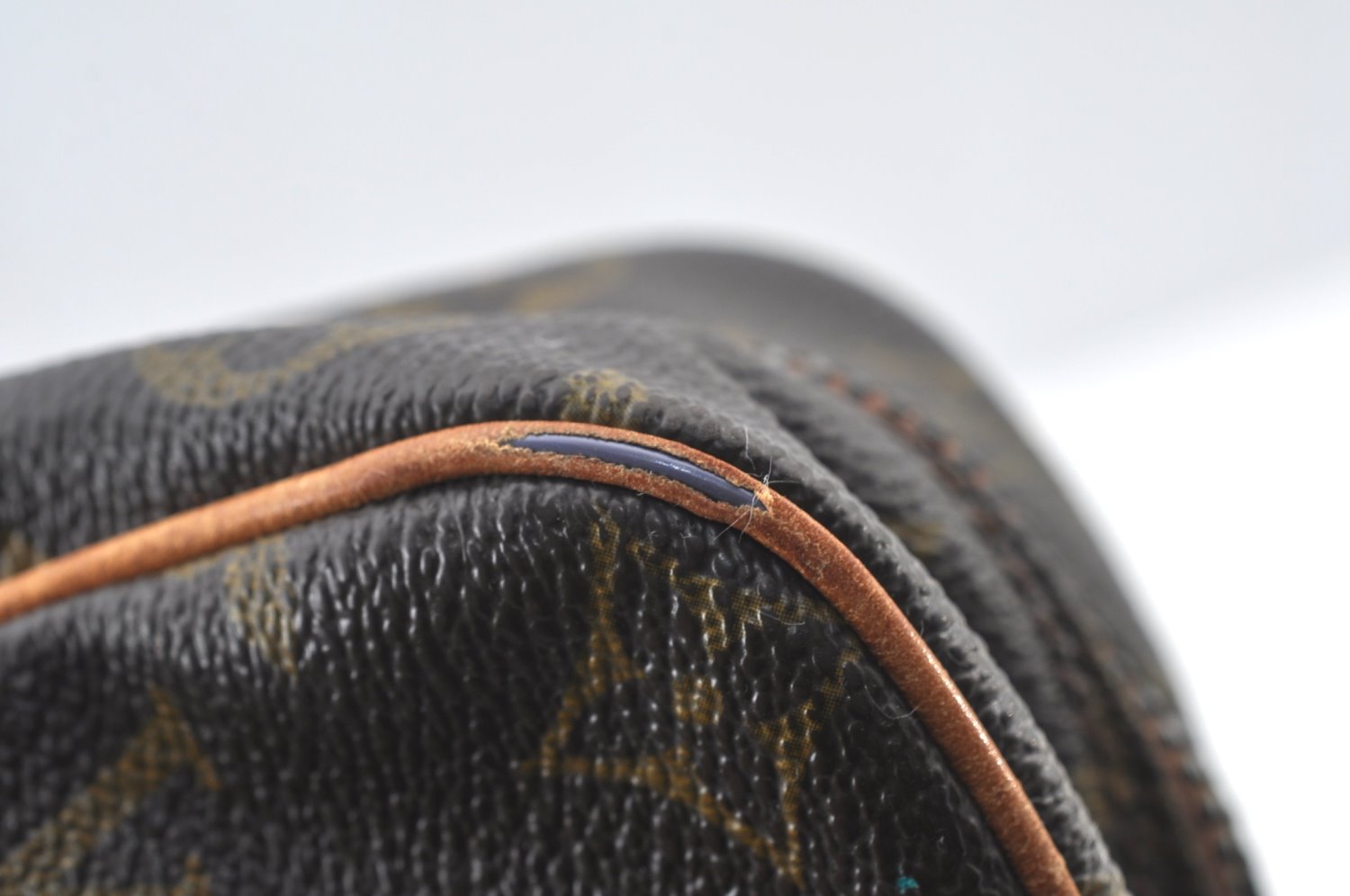 Authentic Louis Vuitton Monogram Danube MM Shoulder Cross Bag M45264 LV K8362