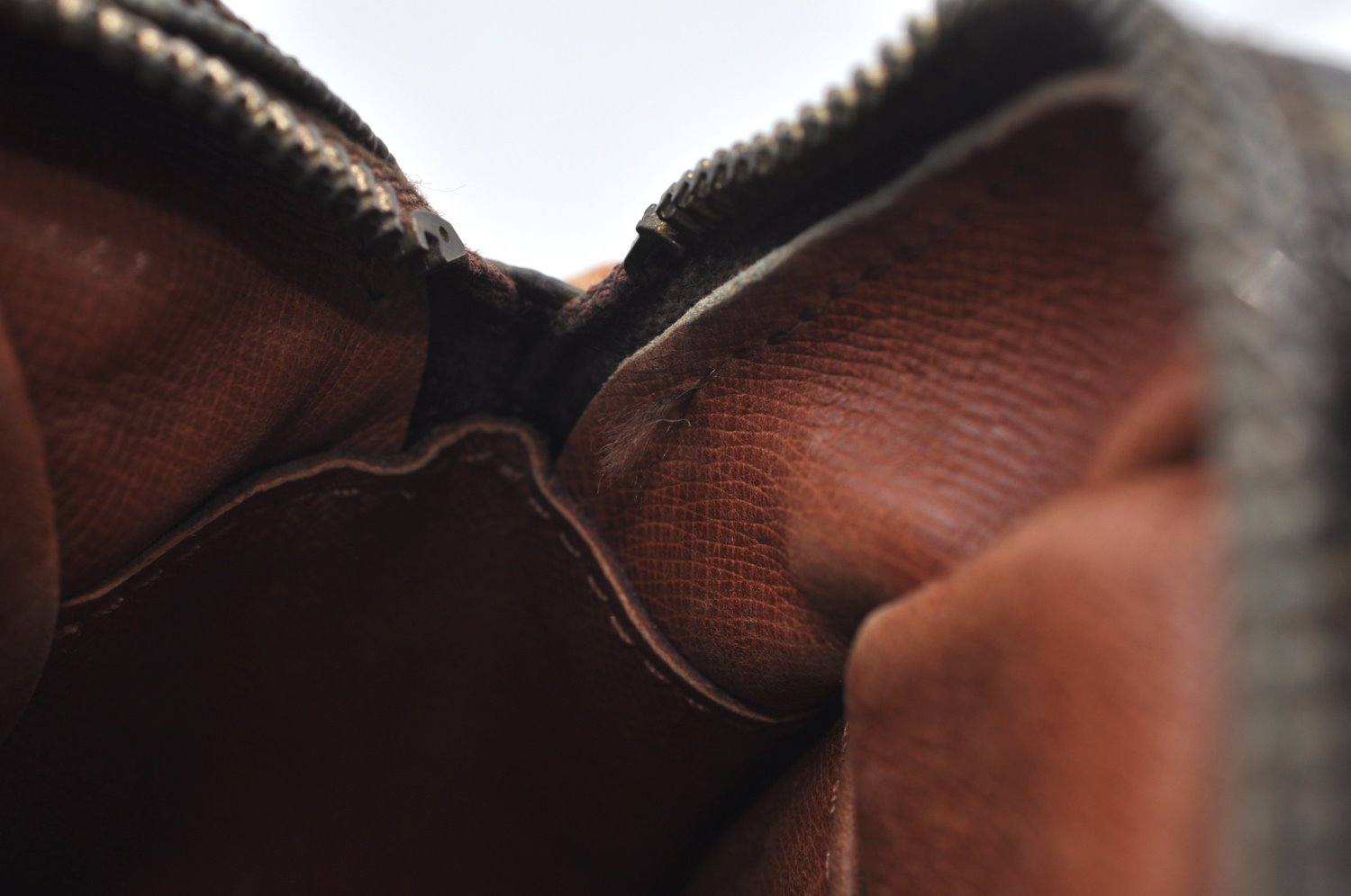 Authentic Louis Vuitton Monogram Danube MM Shoulder Cross Bag M45264 LV K8362