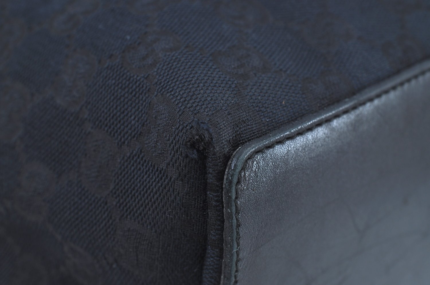 Authentic GUCCI Vintage Shoulder Tote Bag GG Canvas Leather Black K8366