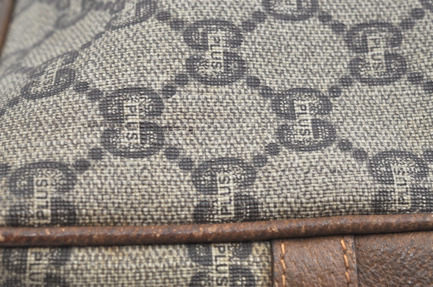 Authentic GUCCI GG Plus Vintage Clutch Hand Bag Purse PVC Leather Brown K8373