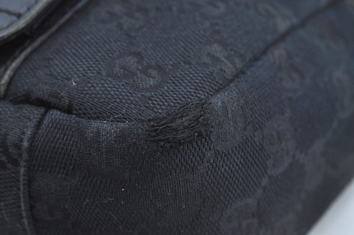 Authentic GUCCI Shoulder Cross Body Bag GG Canvas Leather Black K8377