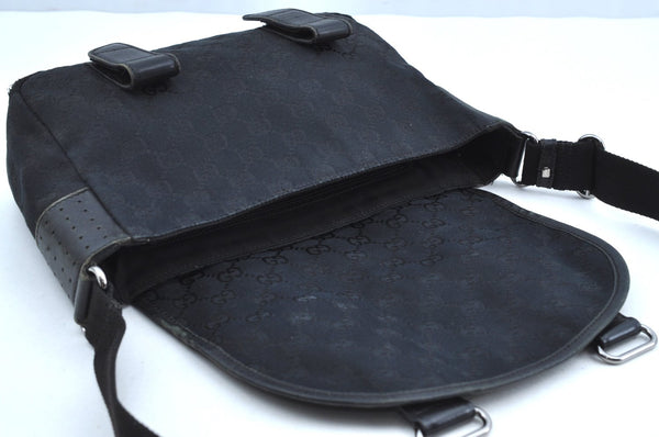 Authentic GUCCI Shoulder Cross Body Bag GG Canvas Leather Black K8377