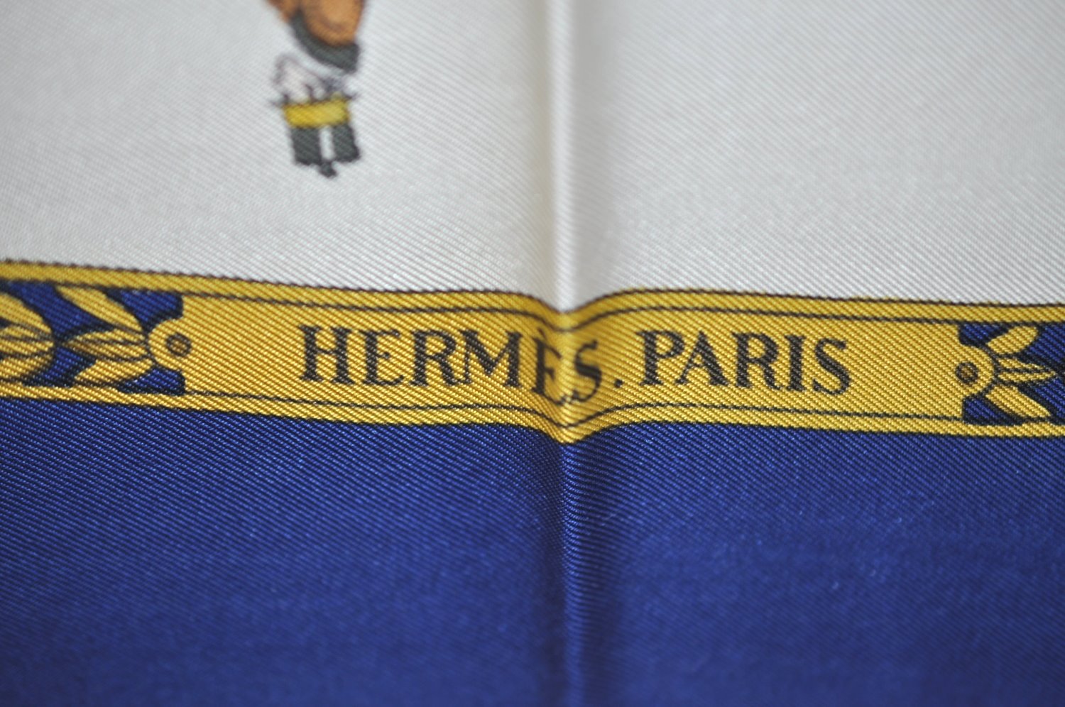 Authentic HERMES Carre 90 Scarf 