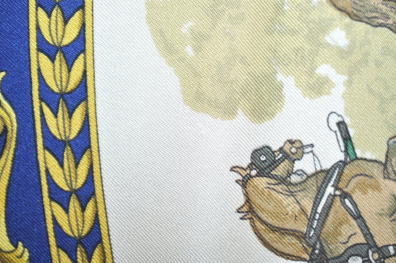 Authentic HERMES Carre 90 Scarf 