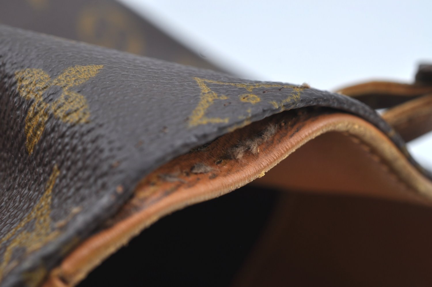 Authentic Louis Vuitton Monogram Bucket GM Shoulder Bag T42236 USA Model K8379