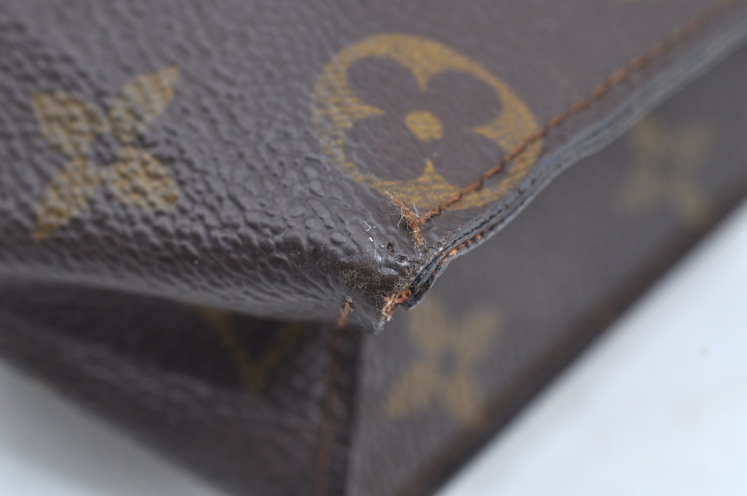 Auth Louis Vuitton Monogram Poche Toilette 26 Cosmetics Pouch Old Model LV K8382