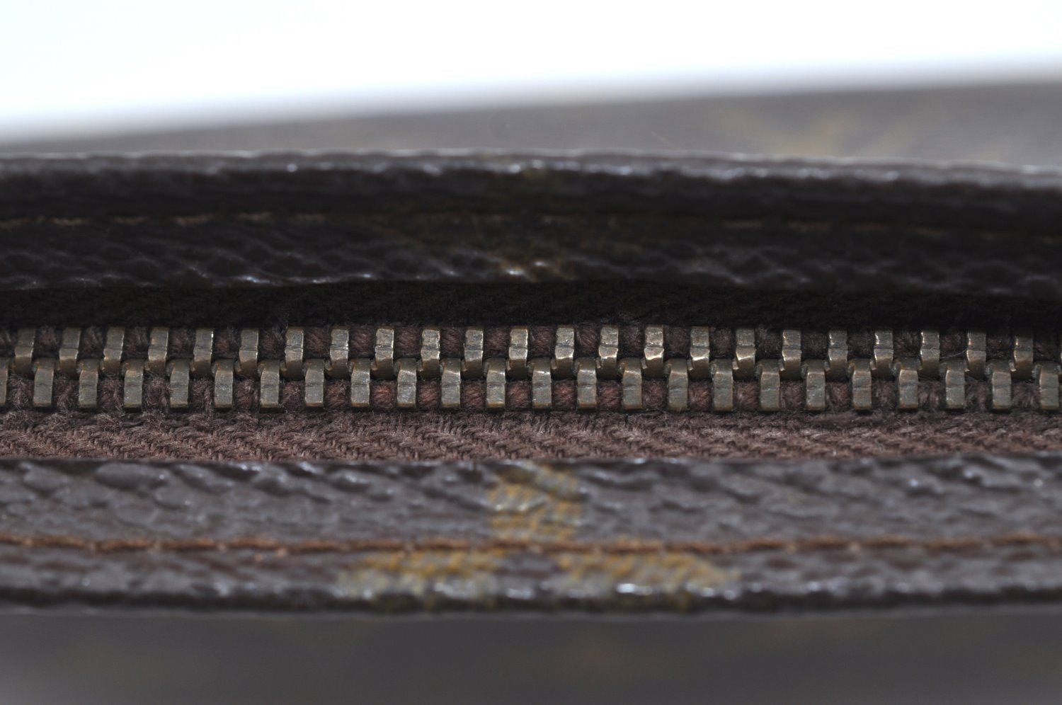 Auth Louis Vuitton Monogram Poche Toilette 26 Cosmetics Pouch Old Model LV K8382