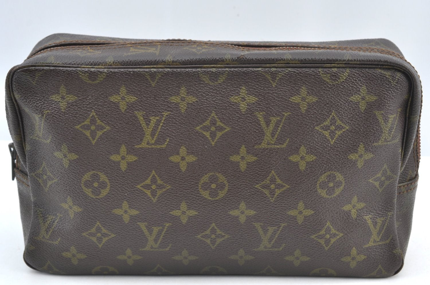 Auth Louis Vuitton Monogram Trousse Toilette 28 Clutch Hand Bag Old Model K8383