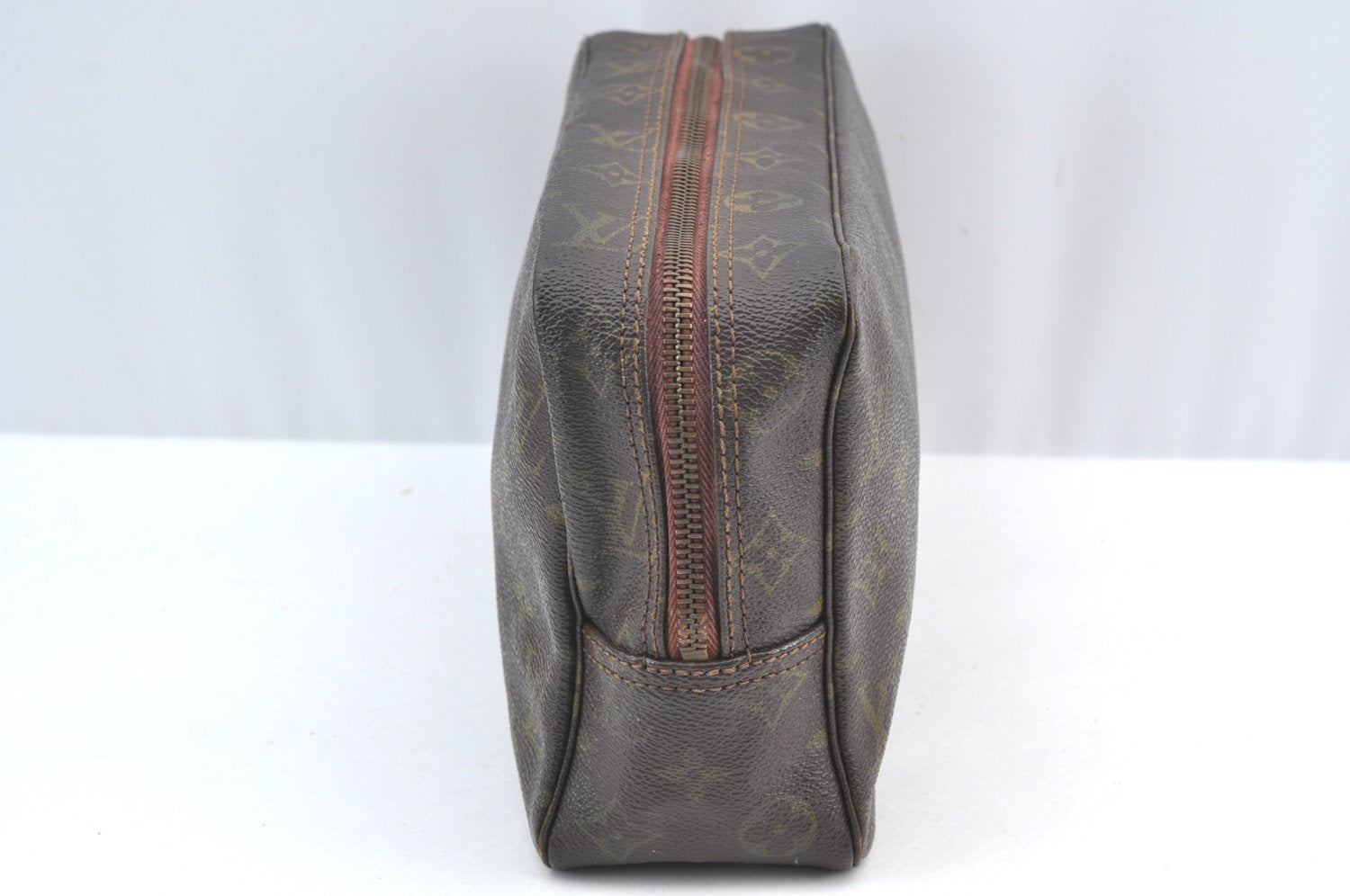 Auth Louis Vuitton Monogram Trousse Toilette 28 Clutch Hand Bag Old Model K8383