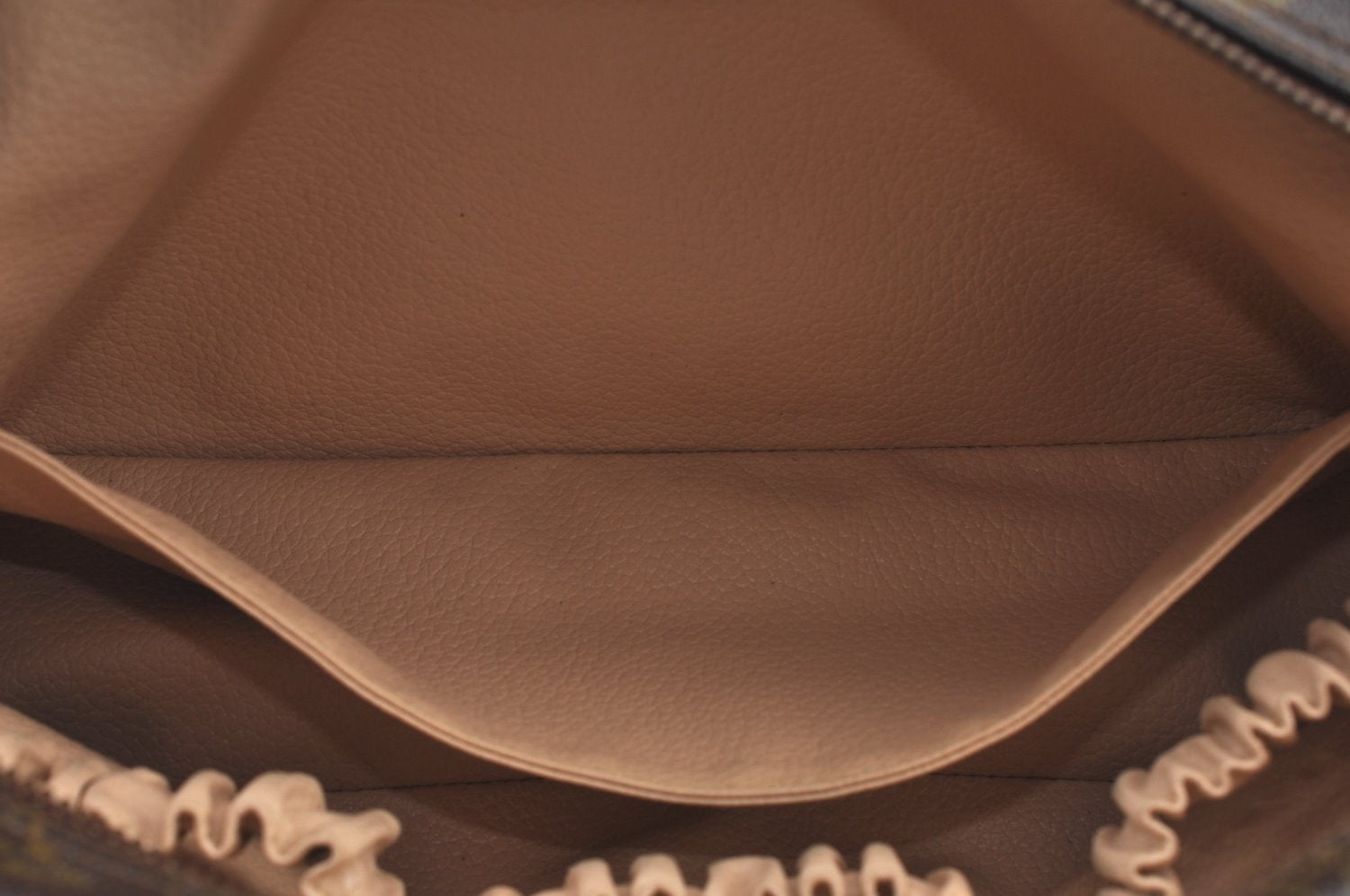 Auth Louis Vuitton Monogram Trousse Toilette 28 Clutch Hand Bag Old Model K8383