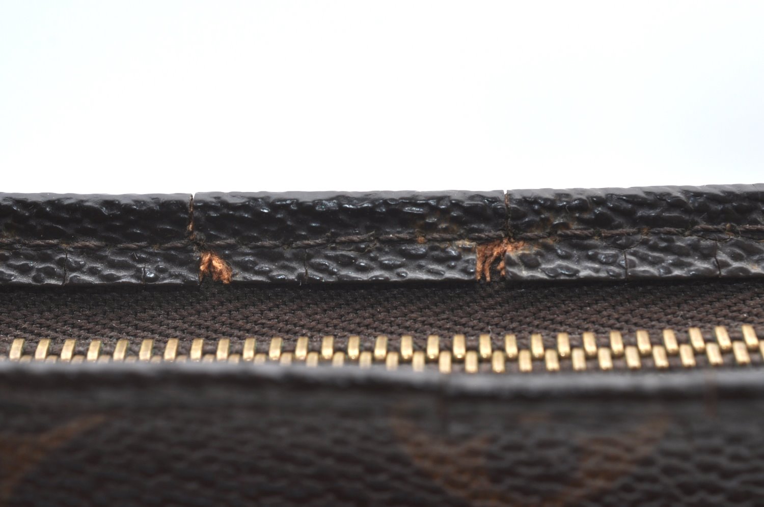 Authentic Louis Vuitton Monogram Poche Toilette 15 M47546 Cosmetics Pouch K8385