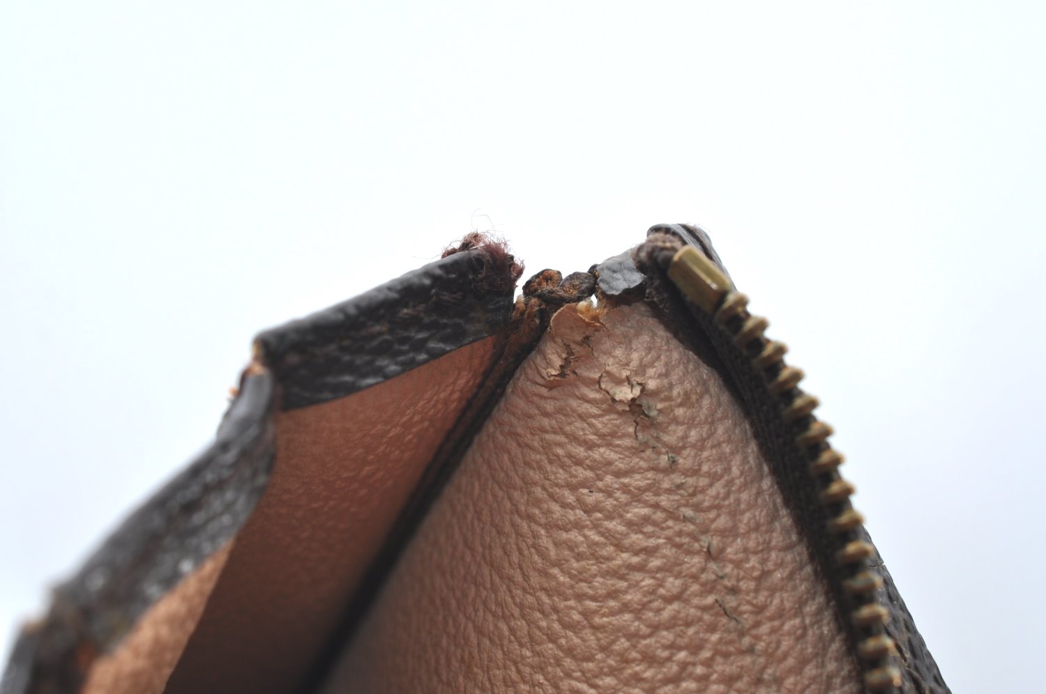 Authentic Louis Vuitton Monogram Poche Toilette 15 M47546 Cosmetics Pouch K8385