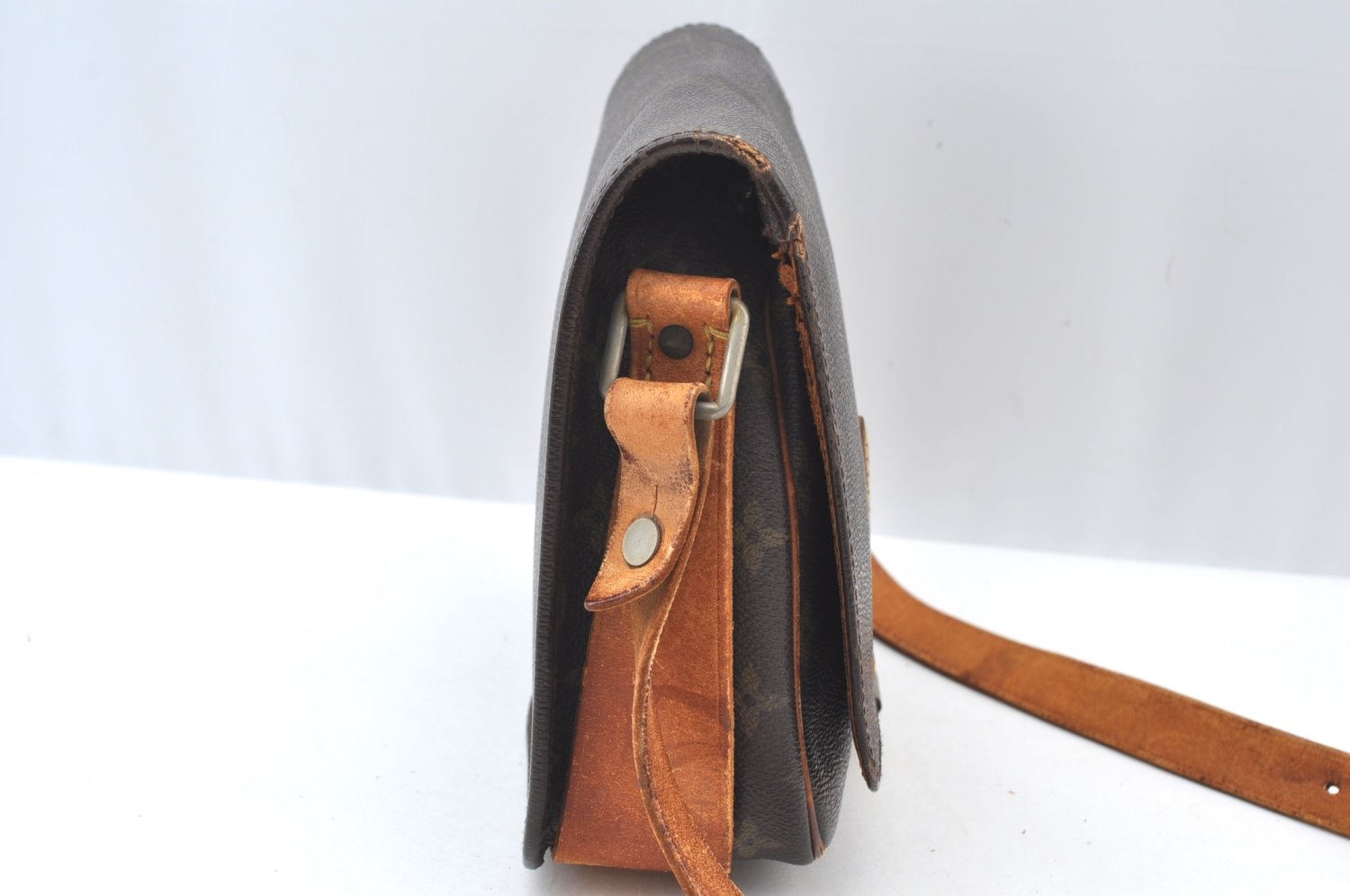 Authentic Louis Vuitton Monogram Cartouchiere MM Shoulder Bag Old Model K8386