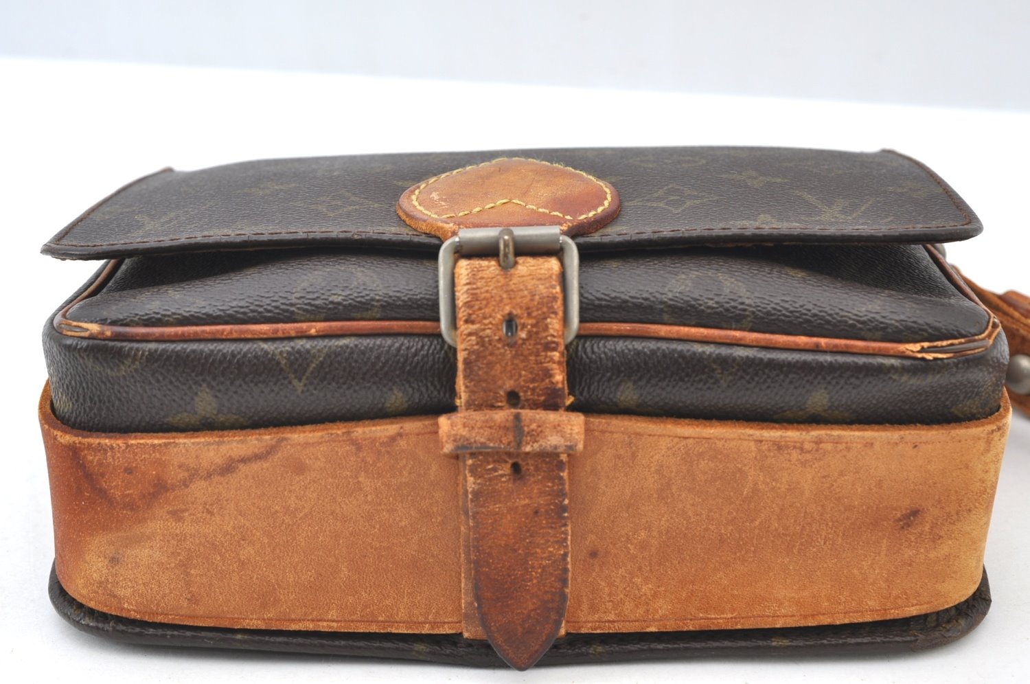 Authentic Louis Vuitton Monogram Cartouchiere MM Shoulder Bag Old Model K8386