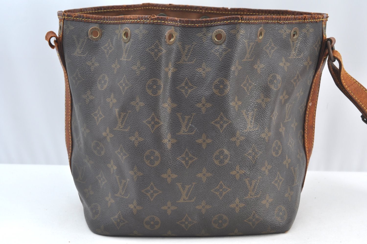 Authentic Louis Vuitton Monogram Petit Noe M42226 Drawstring Bag Junk K8387