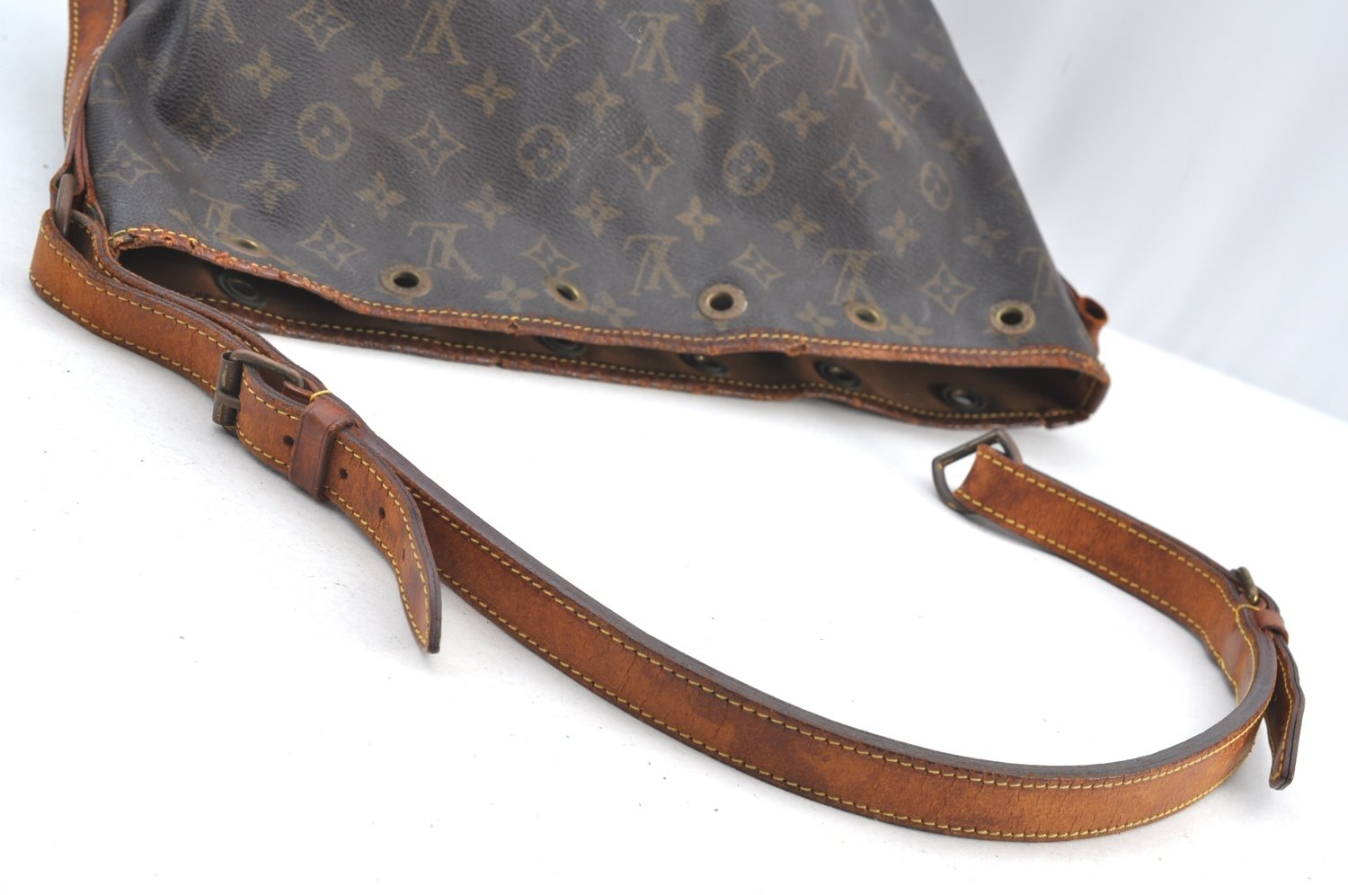 Authentic Louis Vuitton Monogram Petit Noe M42226 Drawstring Bag Junk K8387
