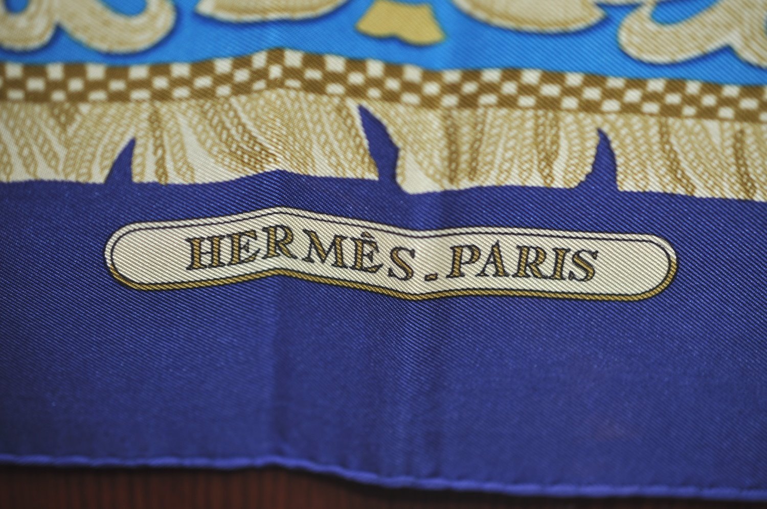 Authentic HERMES Carre 90 Scarf 