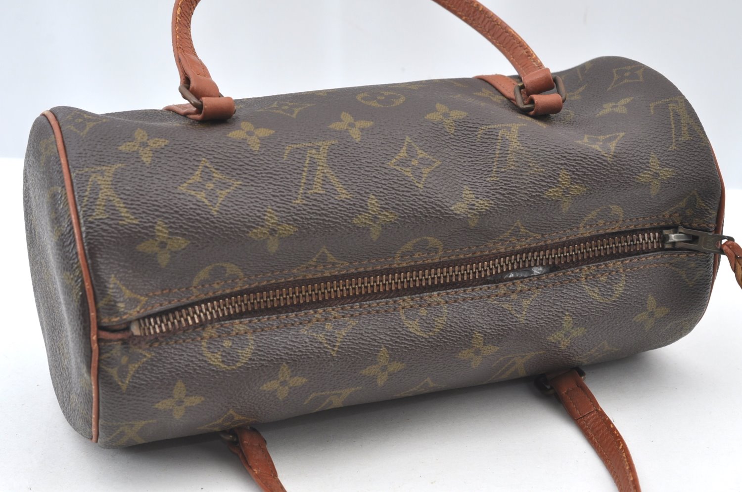 Authentic Louis Vuitton Monogram Papillon 26 Hand Bag Old Model LV K8391