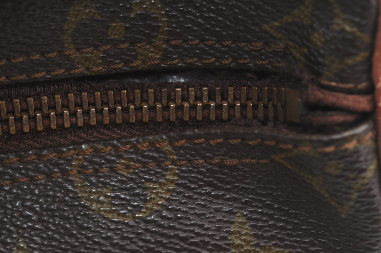 Authentic Louis Vuitton Monogram Papillon 26 Hand Bag Old Model LV K8391